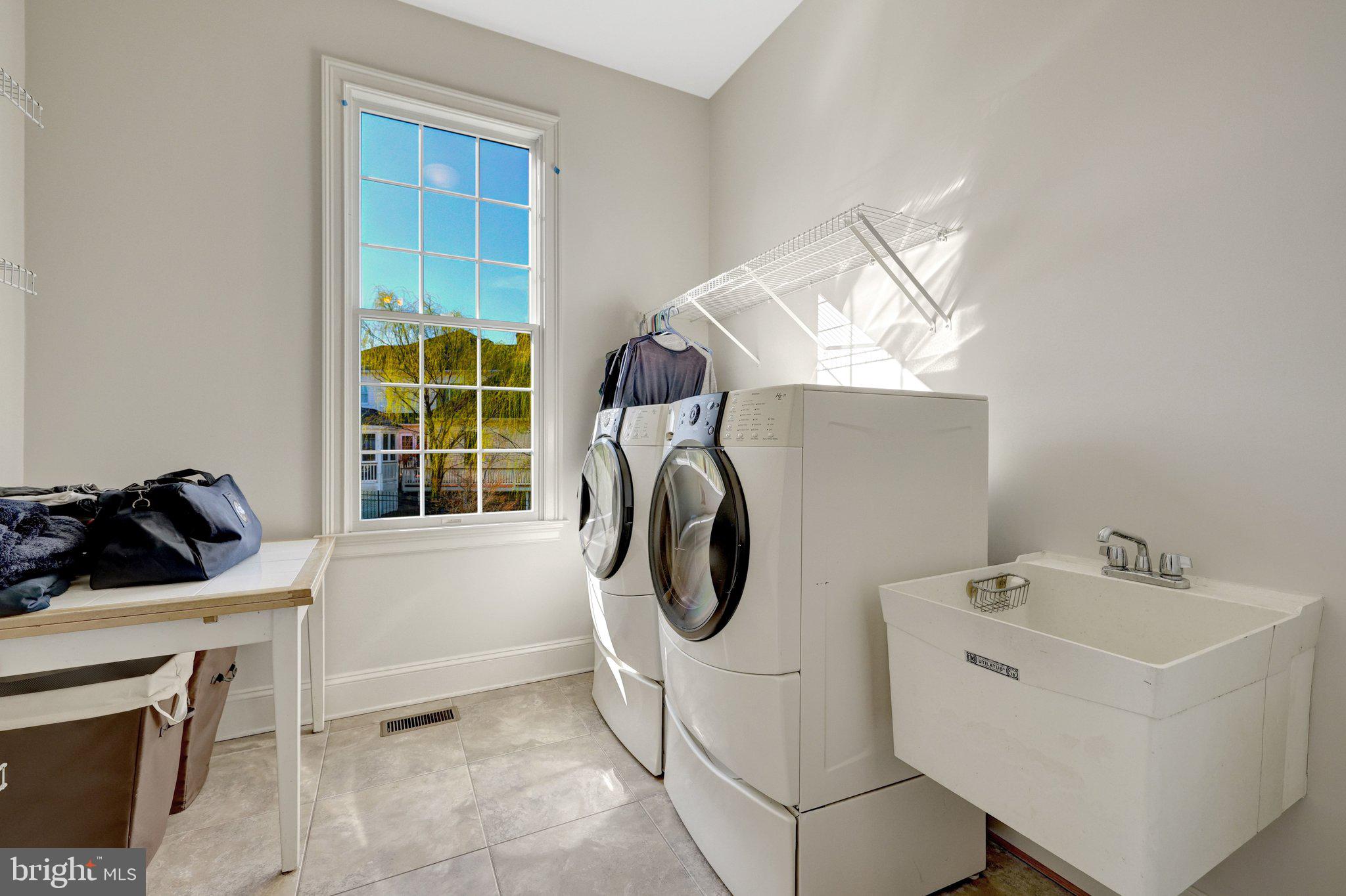 LOUDOUN VALLEY ESTATES - Residential