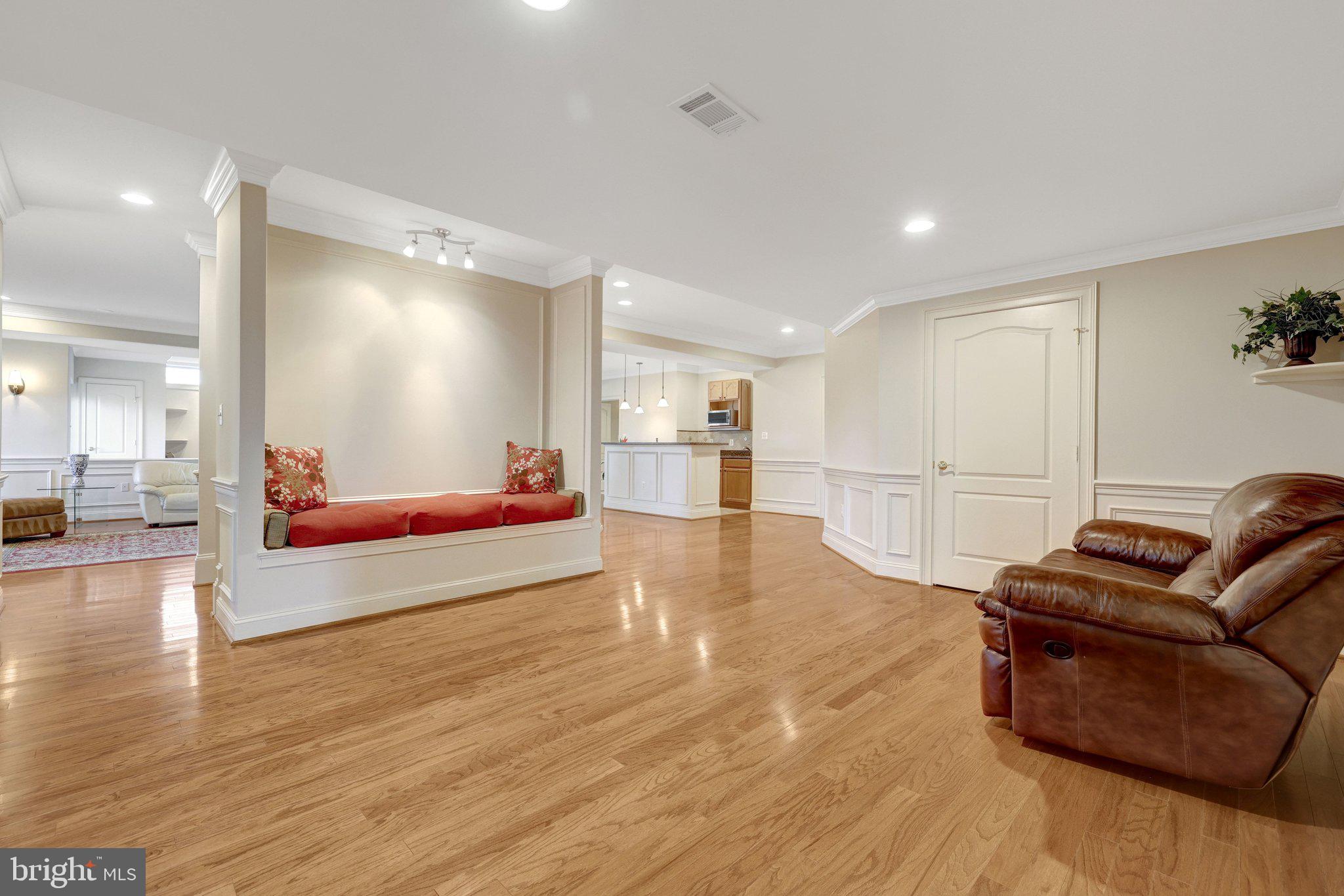 LOUDOUN VALLEY ESTATES - Residential