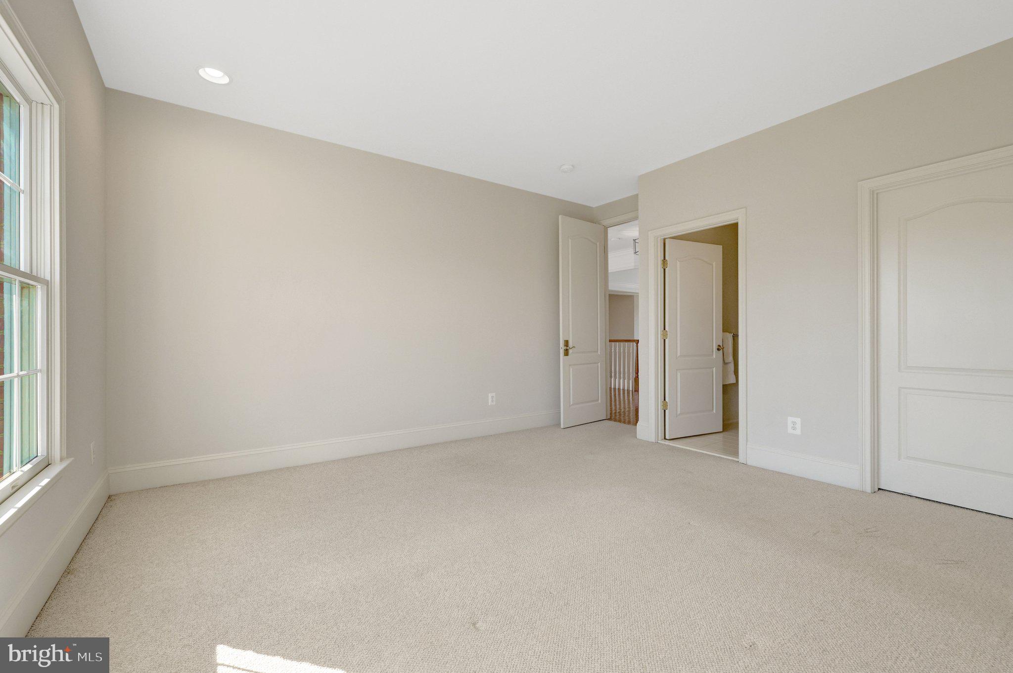 LOUDOUN VALLEY ESTATES - Residential