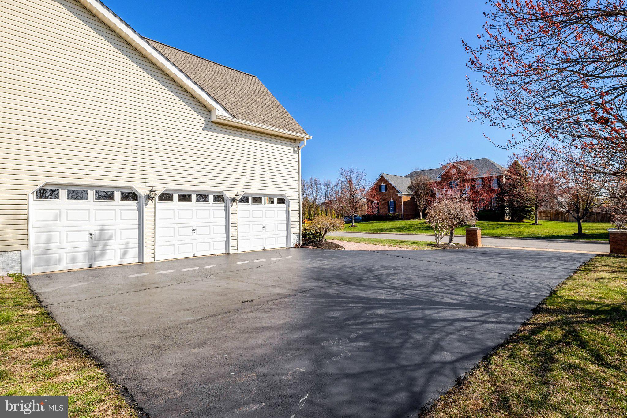 LOUDOUN VALLEY ESTATES - Residential