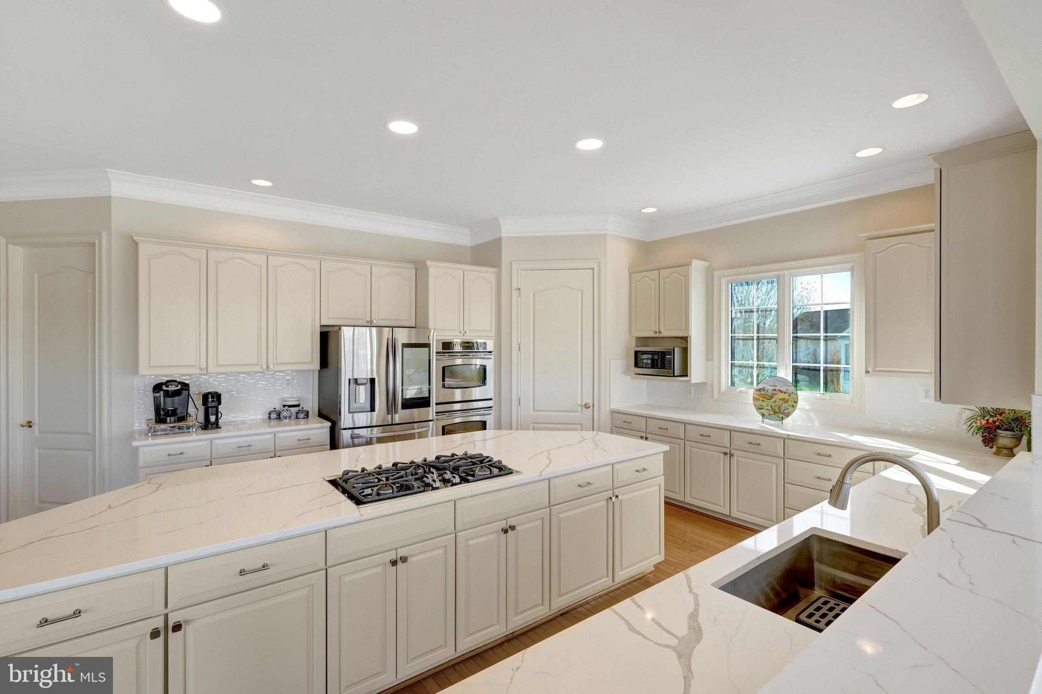 LOUDOUN VALLEY ESTATES - Residential