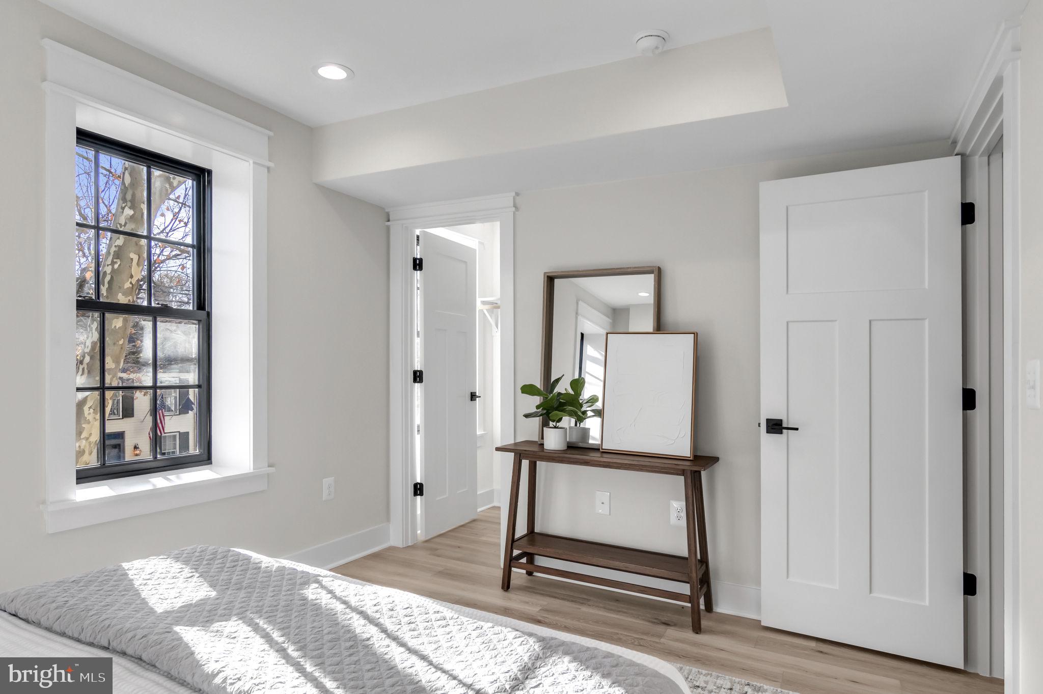 OLD TOWN ALEXANDRIA - Residential