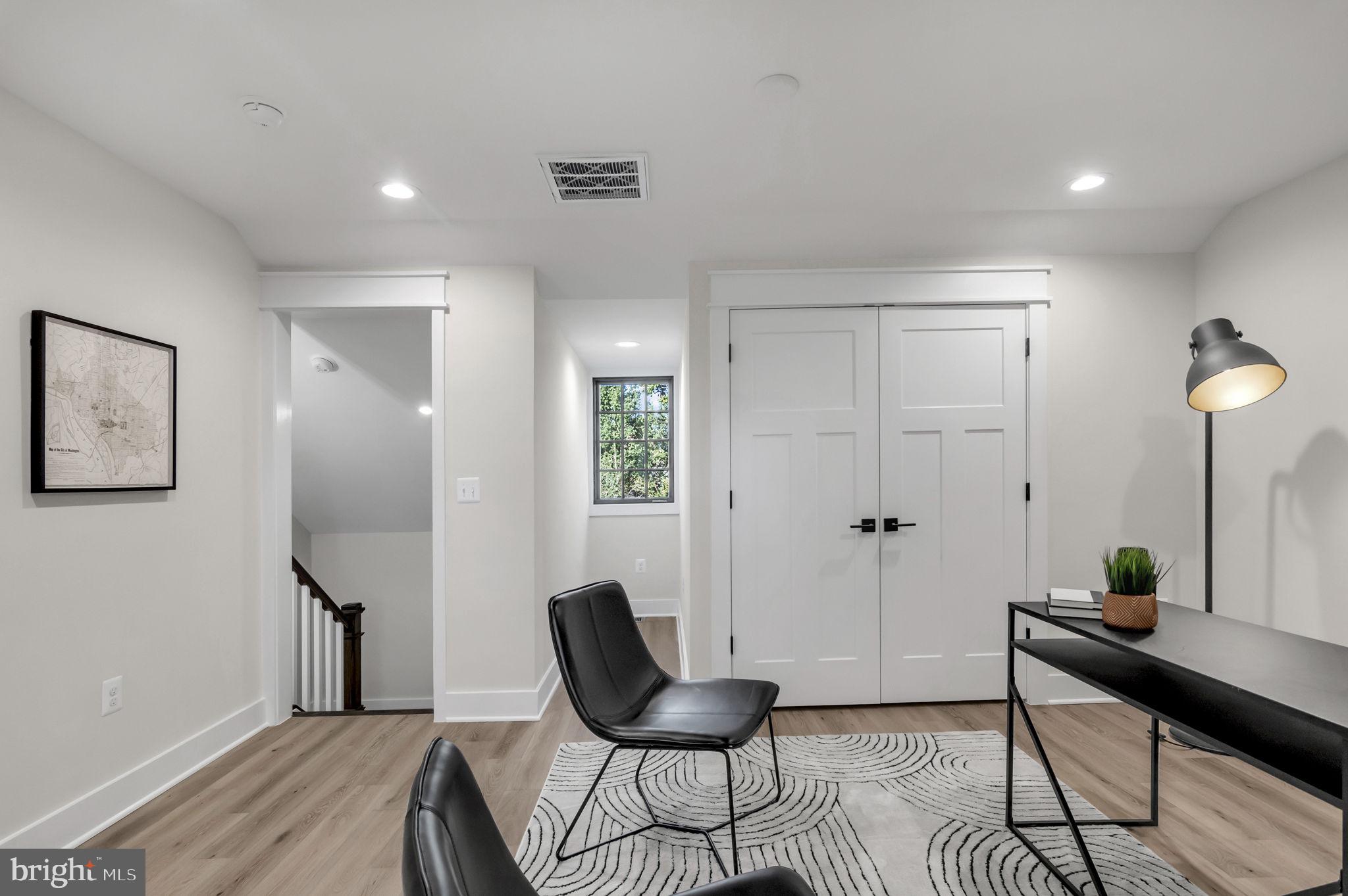 OLD TOWN ALEXANDRIA - Residential