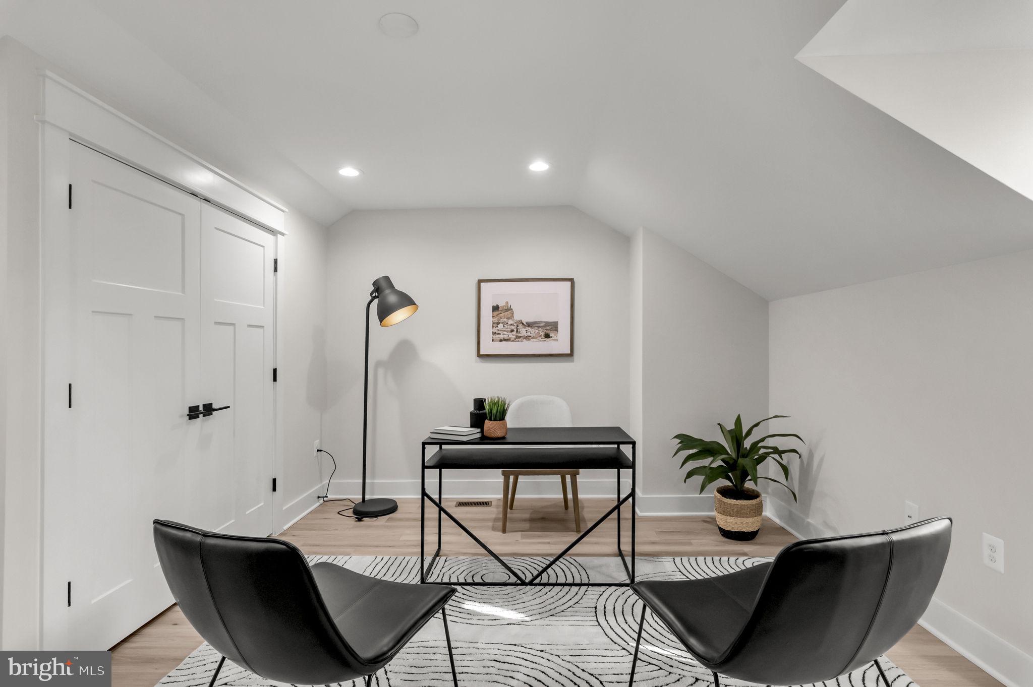 OLD TOWN ALEXANDRIA - Residential