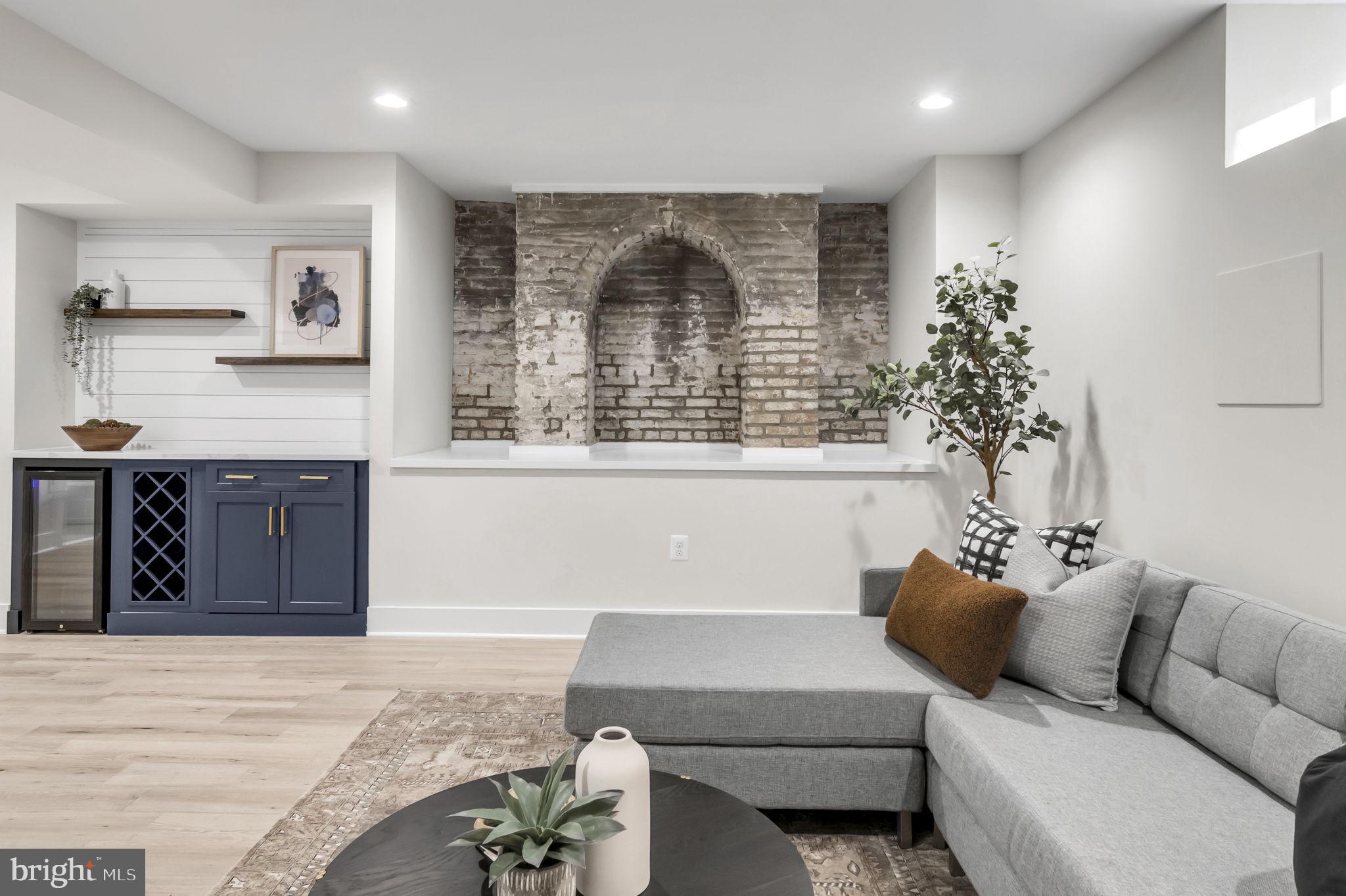 OLD TOWN ALEXANDRIA - Residential