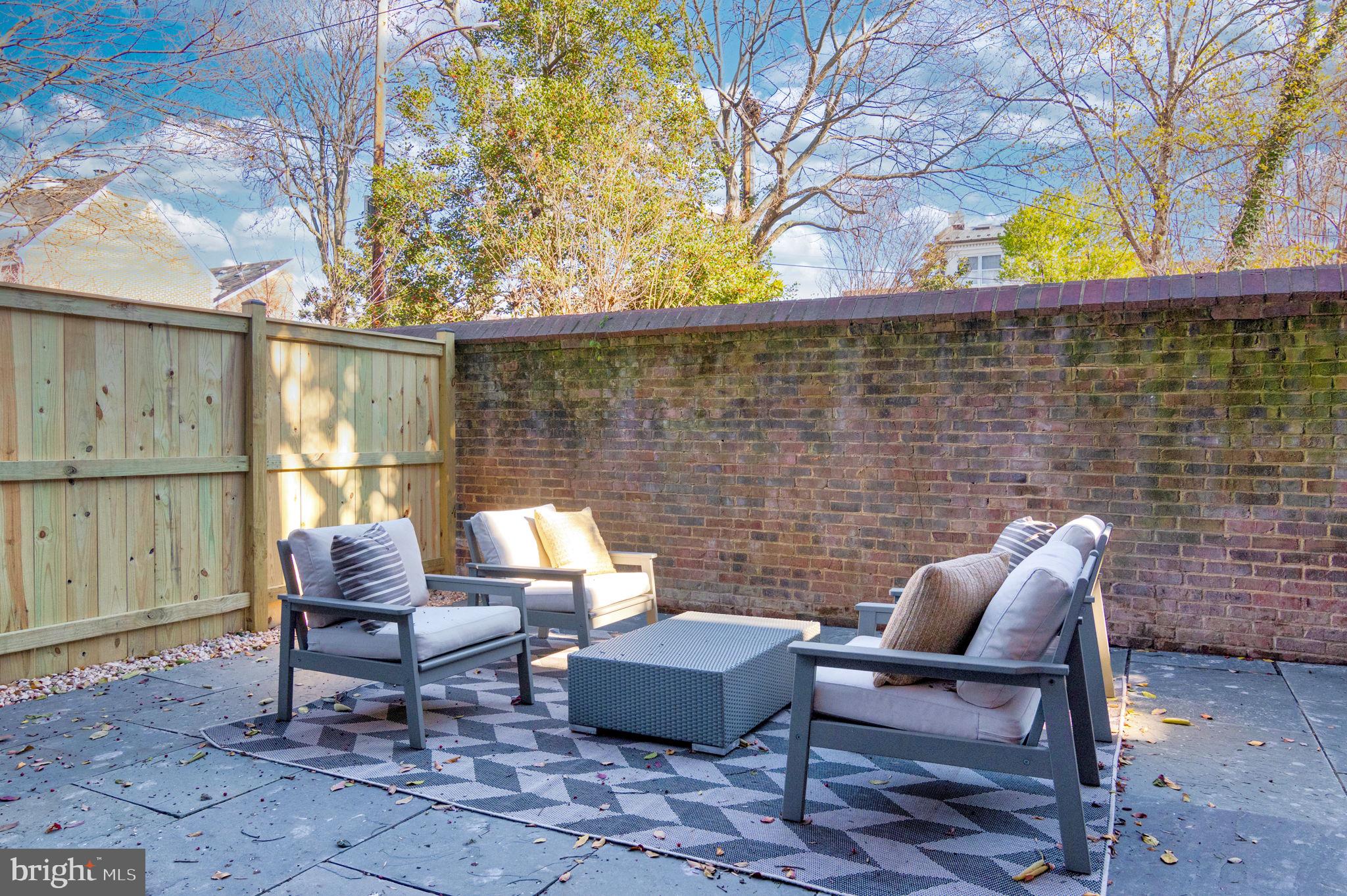 OLD TOWN ALEXANDRIA - Residential