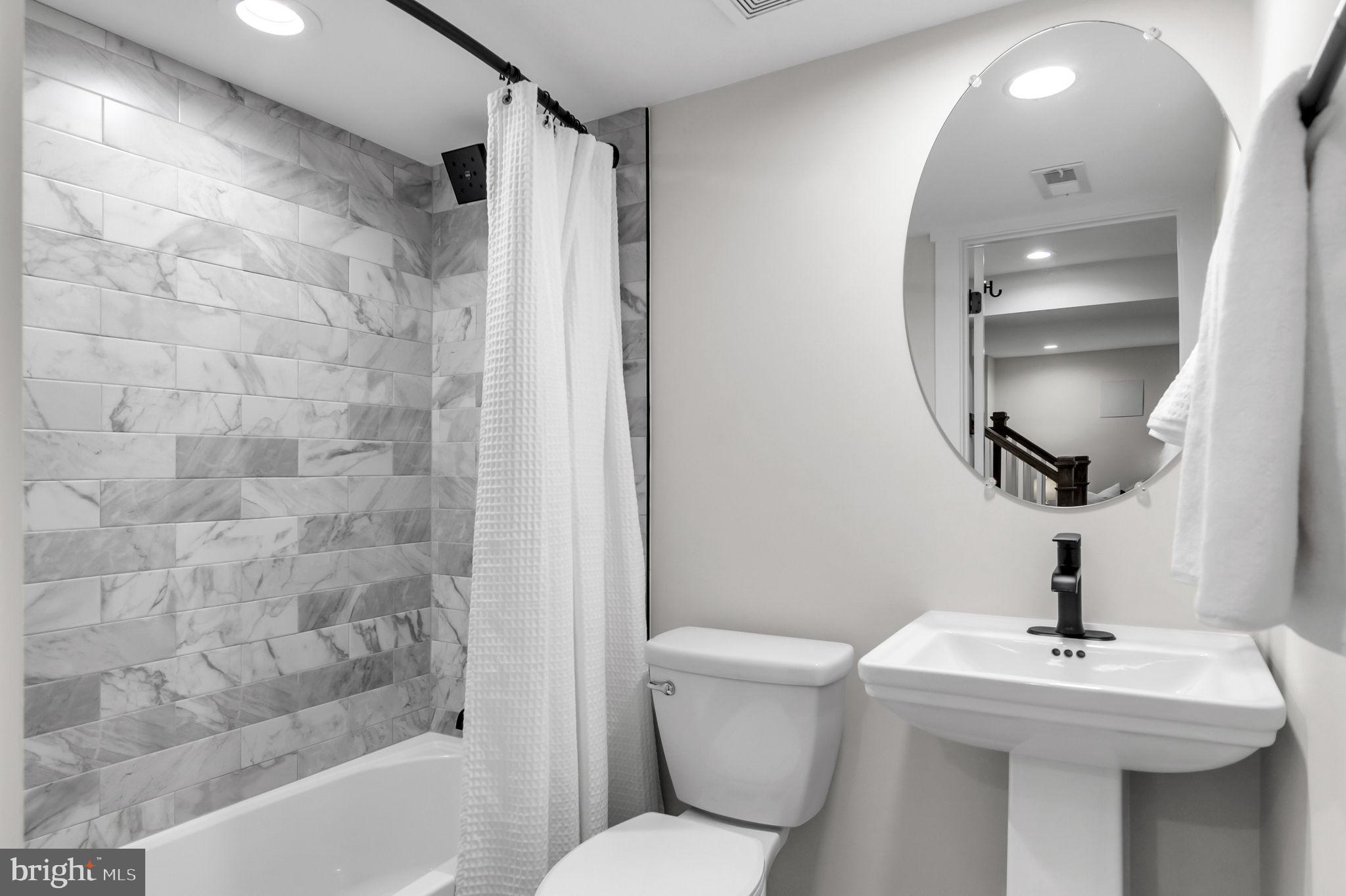 OLD TOWN ALEXANDRIA - Residential