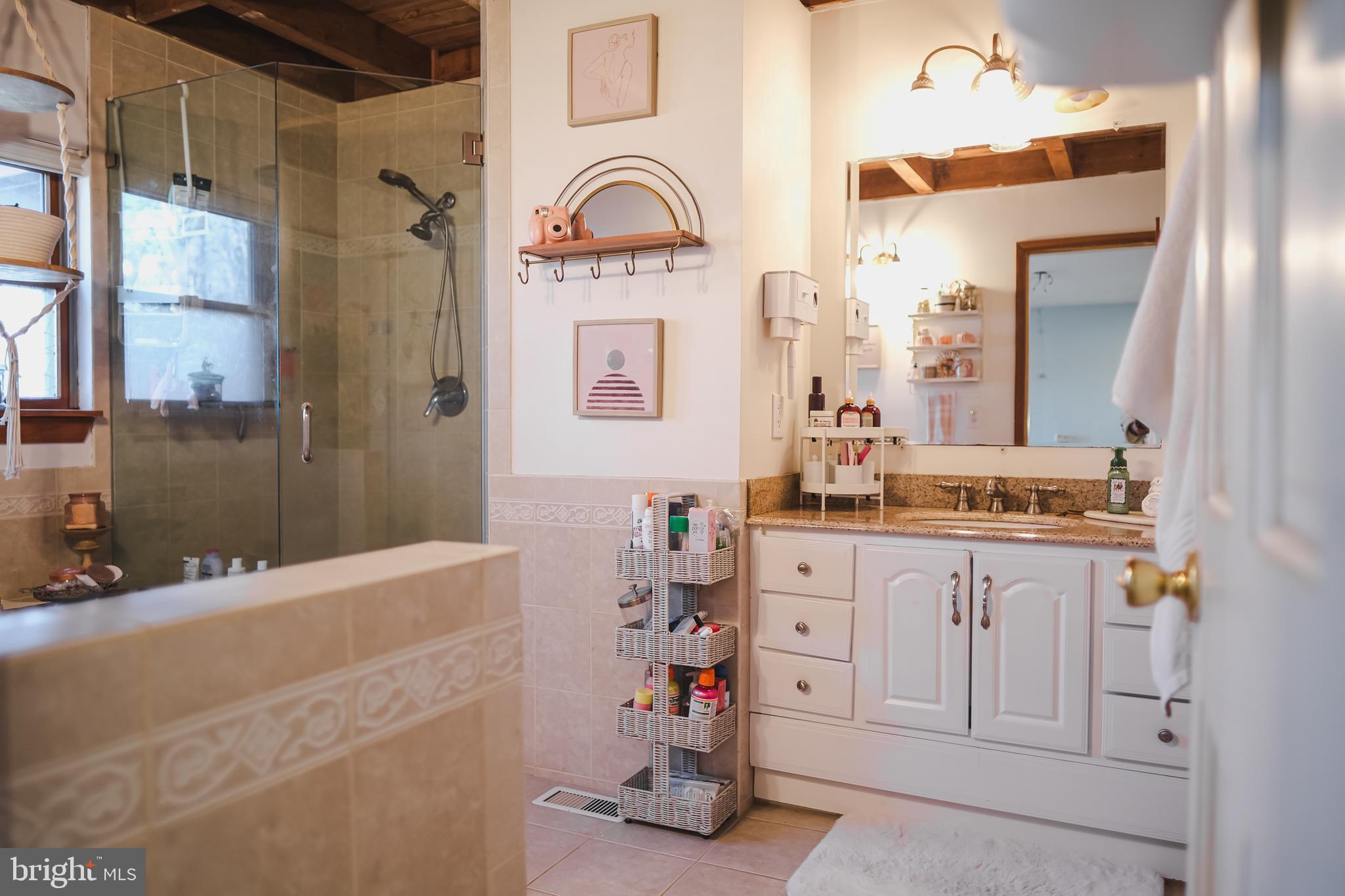 SHORT HILL - Residential