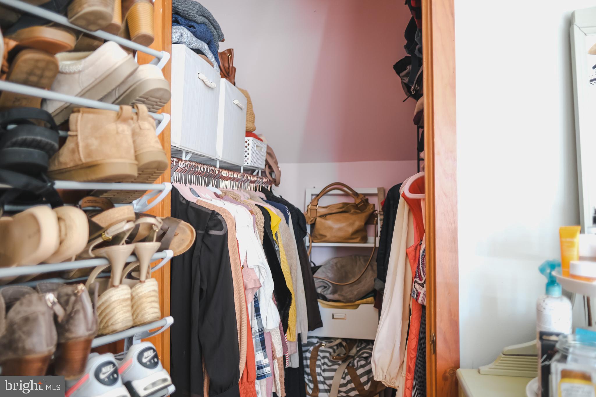 SHORT HILL - Residential