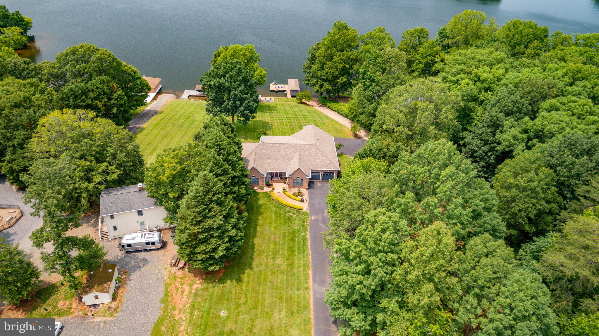 LONG ACRES - Residential