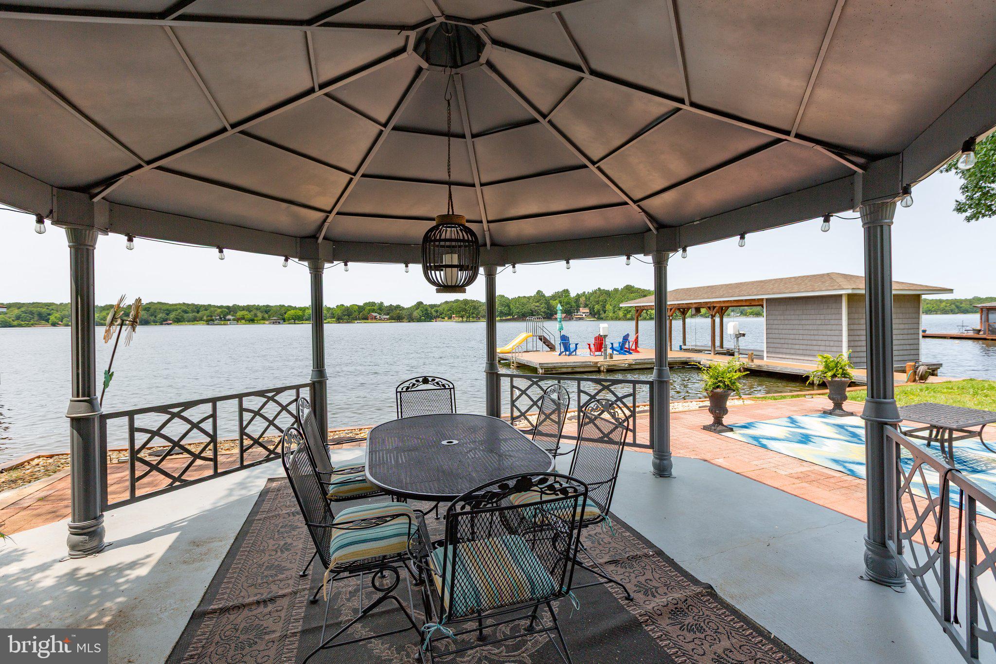 LONG ACRES - Residential