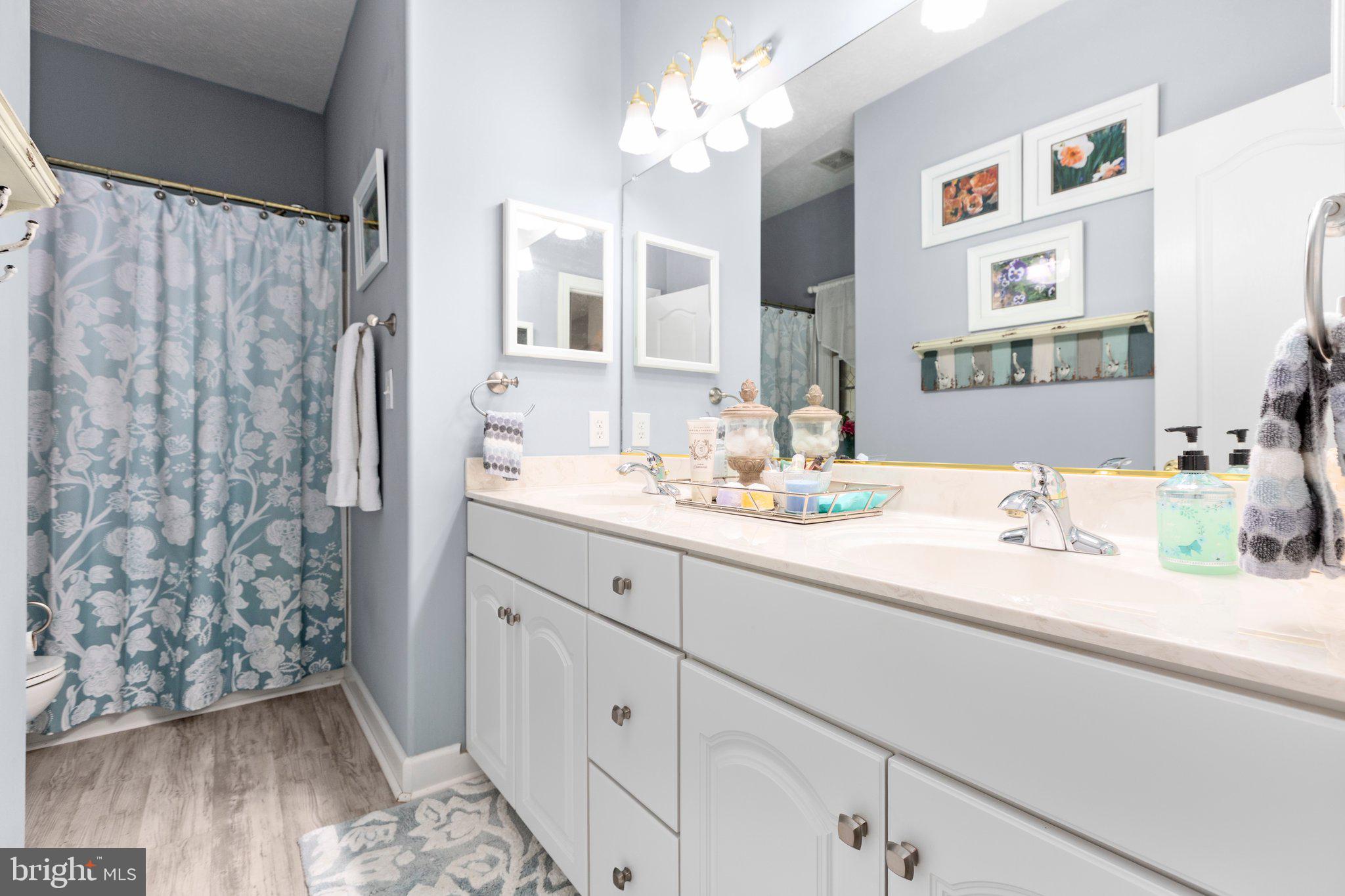 LONG ACRES - Residential