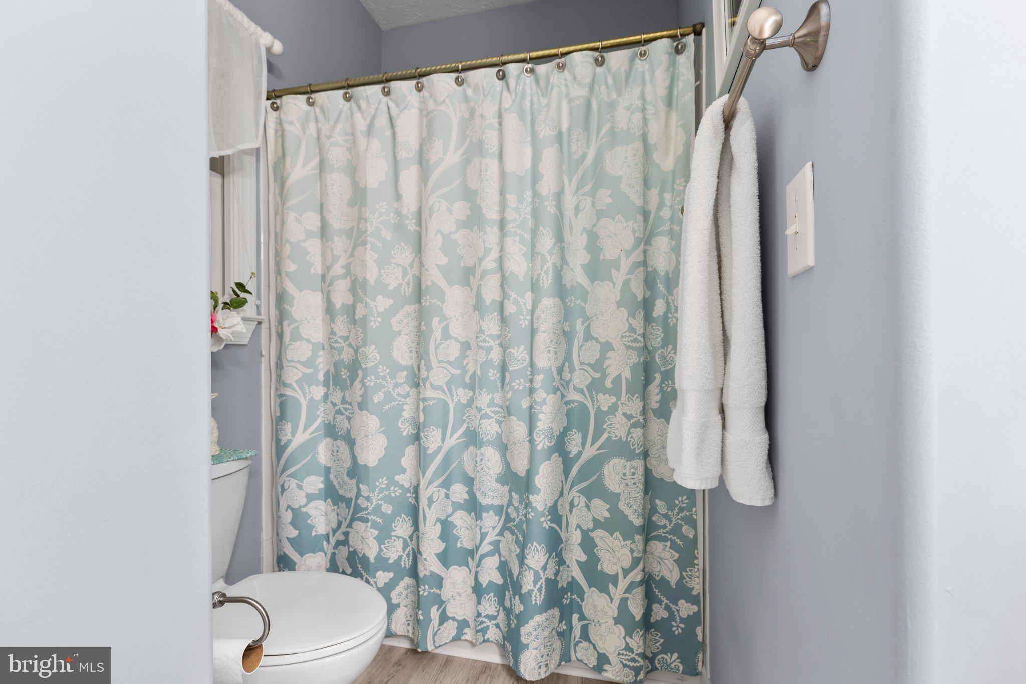 LONG ACRES - Residential