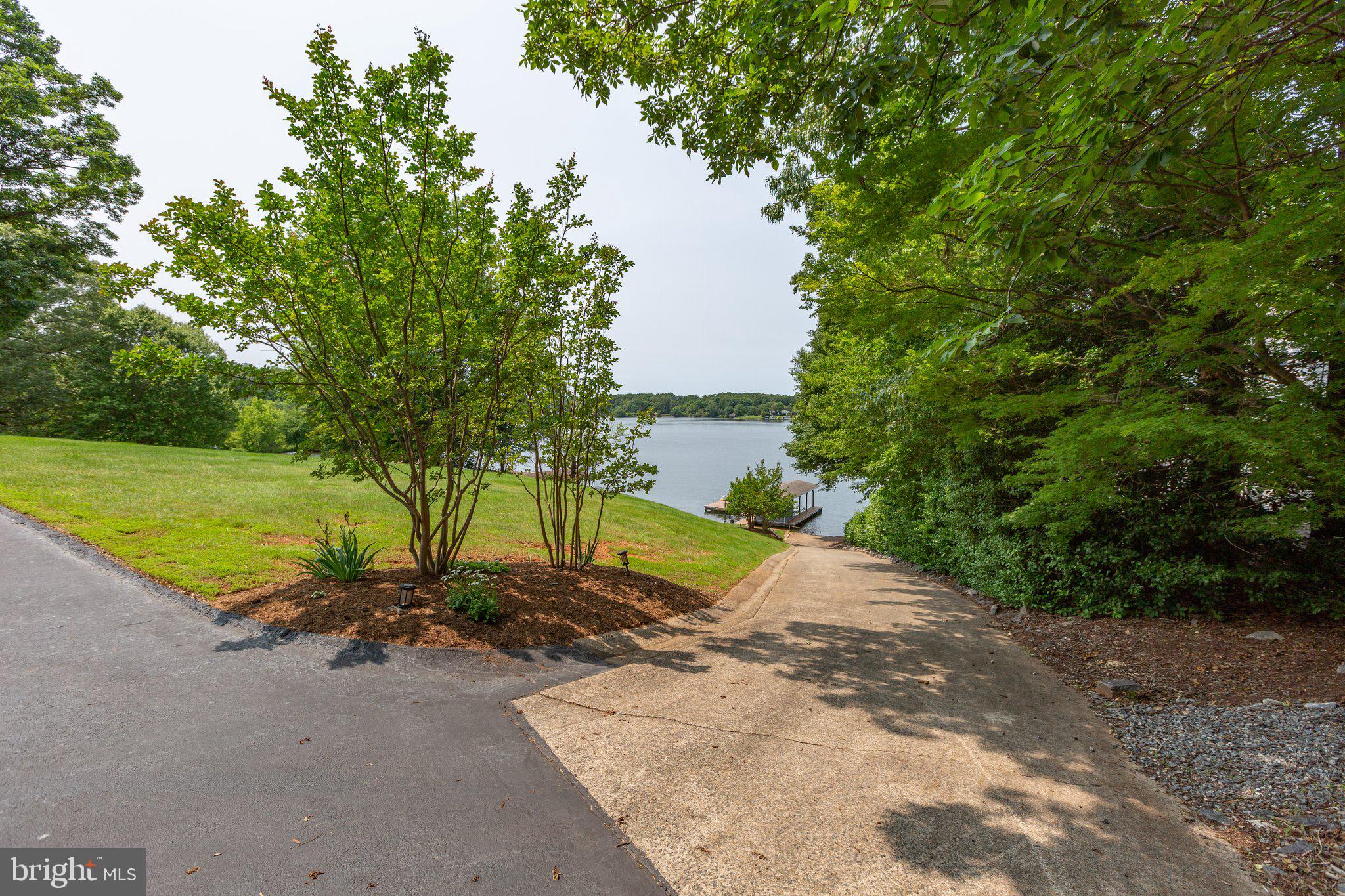 LONG ACRES - Residential