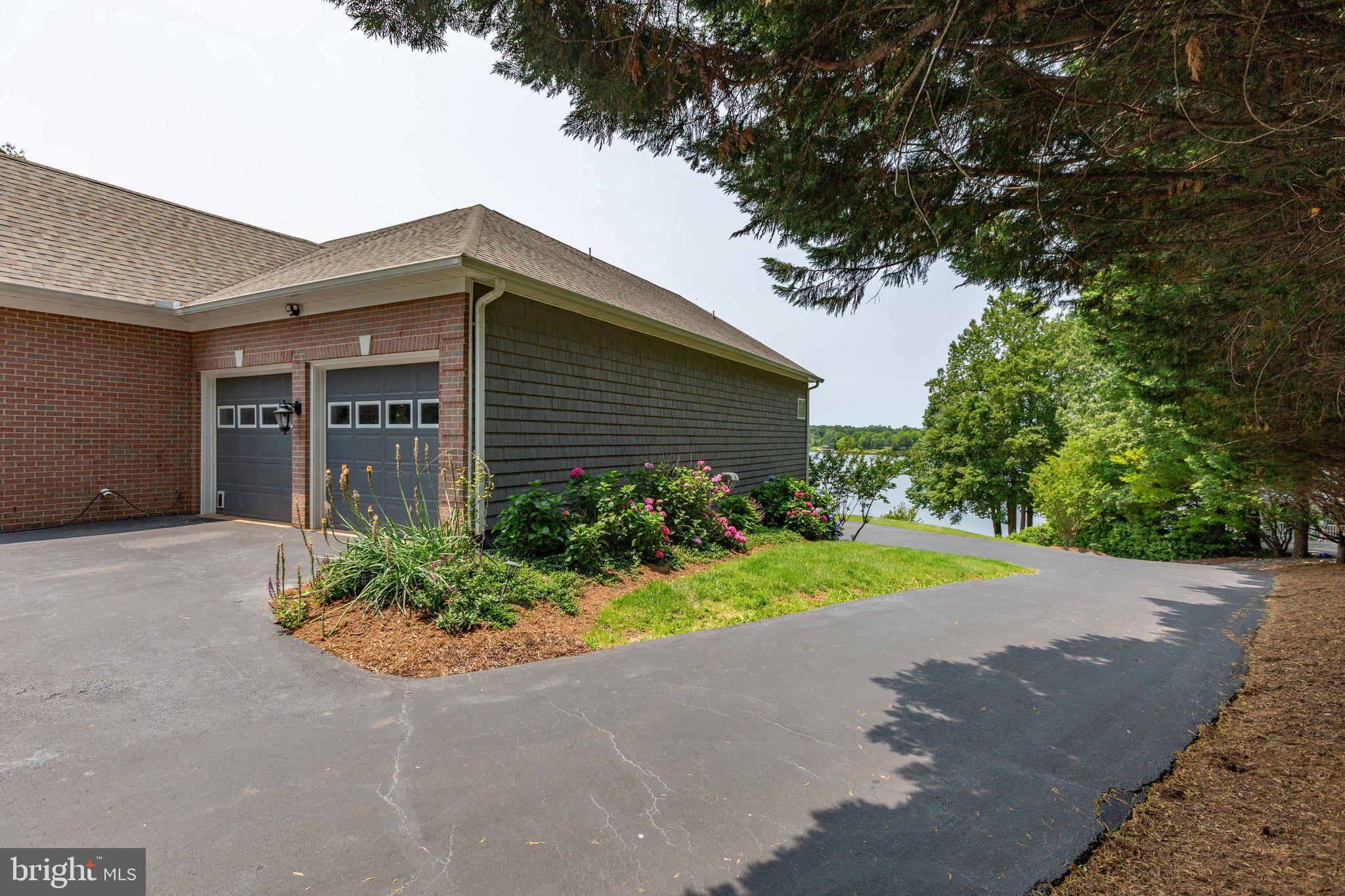 LONG ACRES - Residential