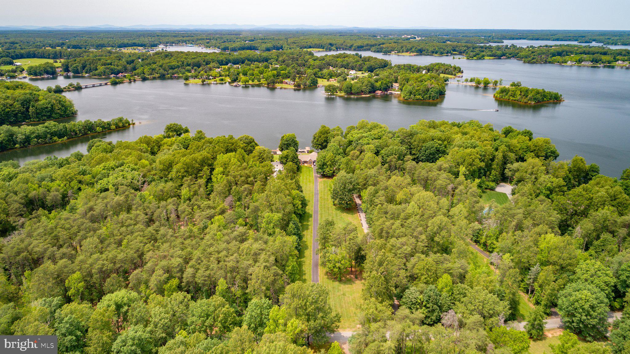 LONG ACRES - Residential