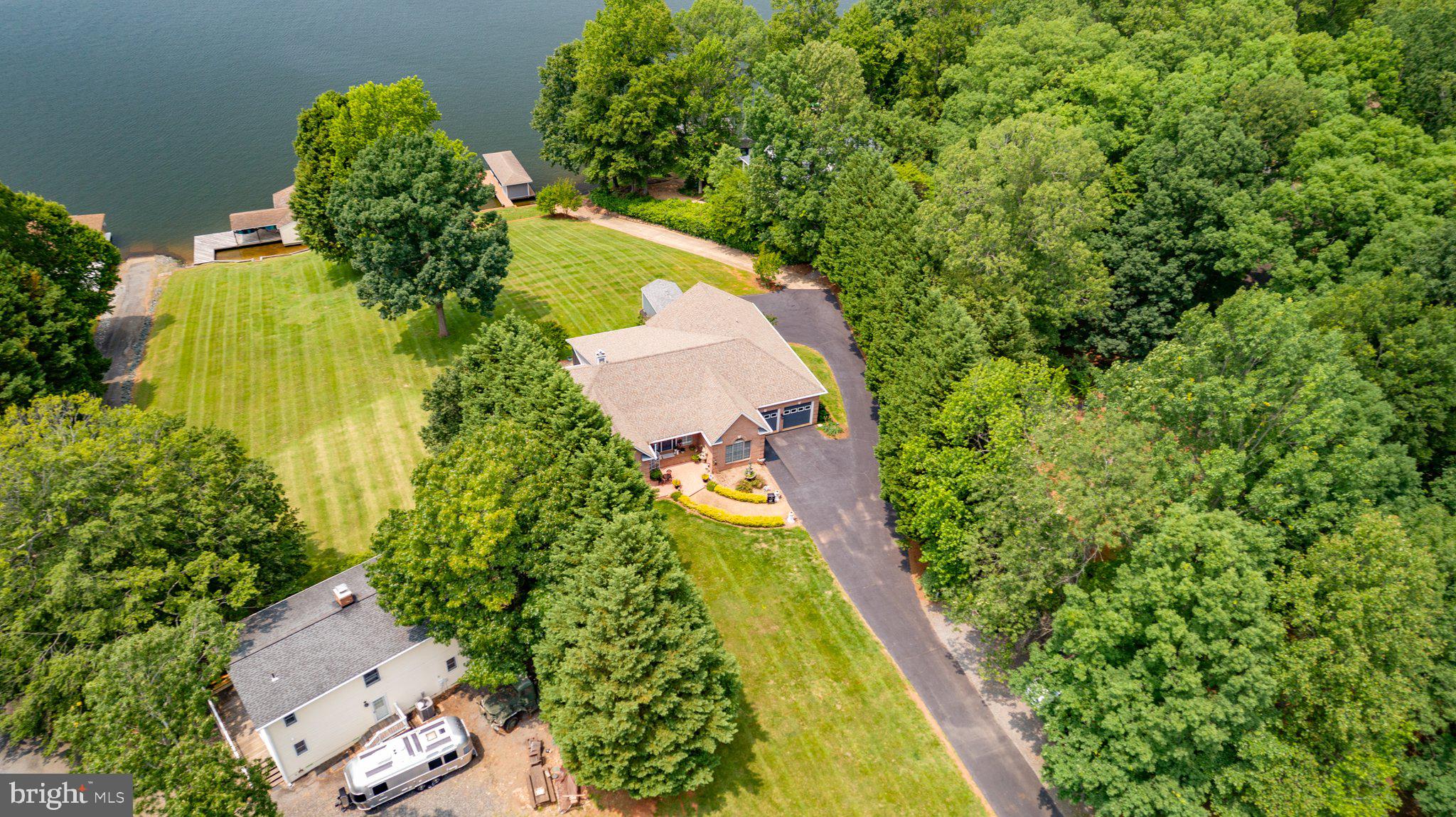 LONG ACRES - Residential