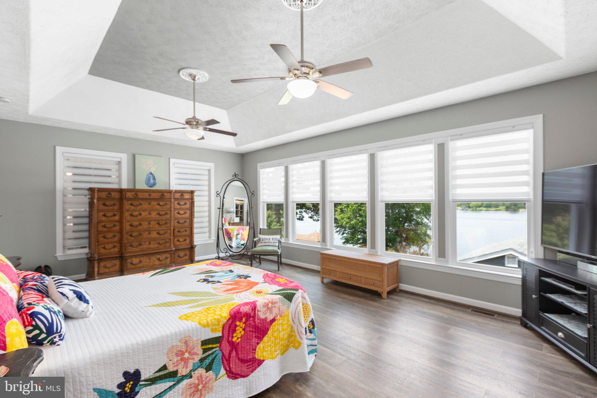 LONG ACRES - Residential