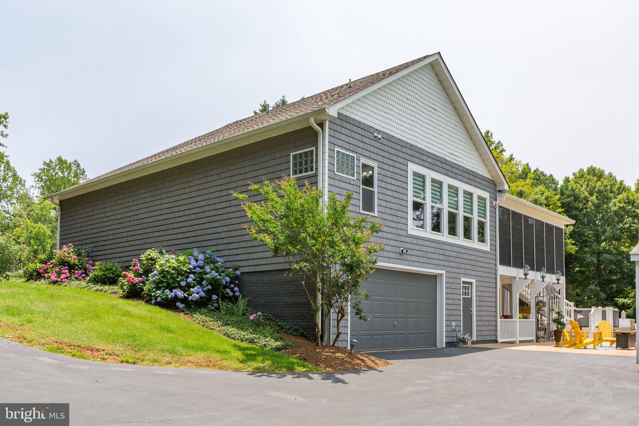 LONG ACRES - Residential