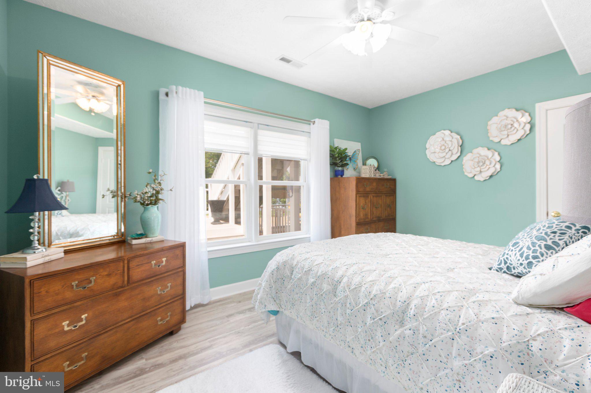 LONG ACRES - Residential