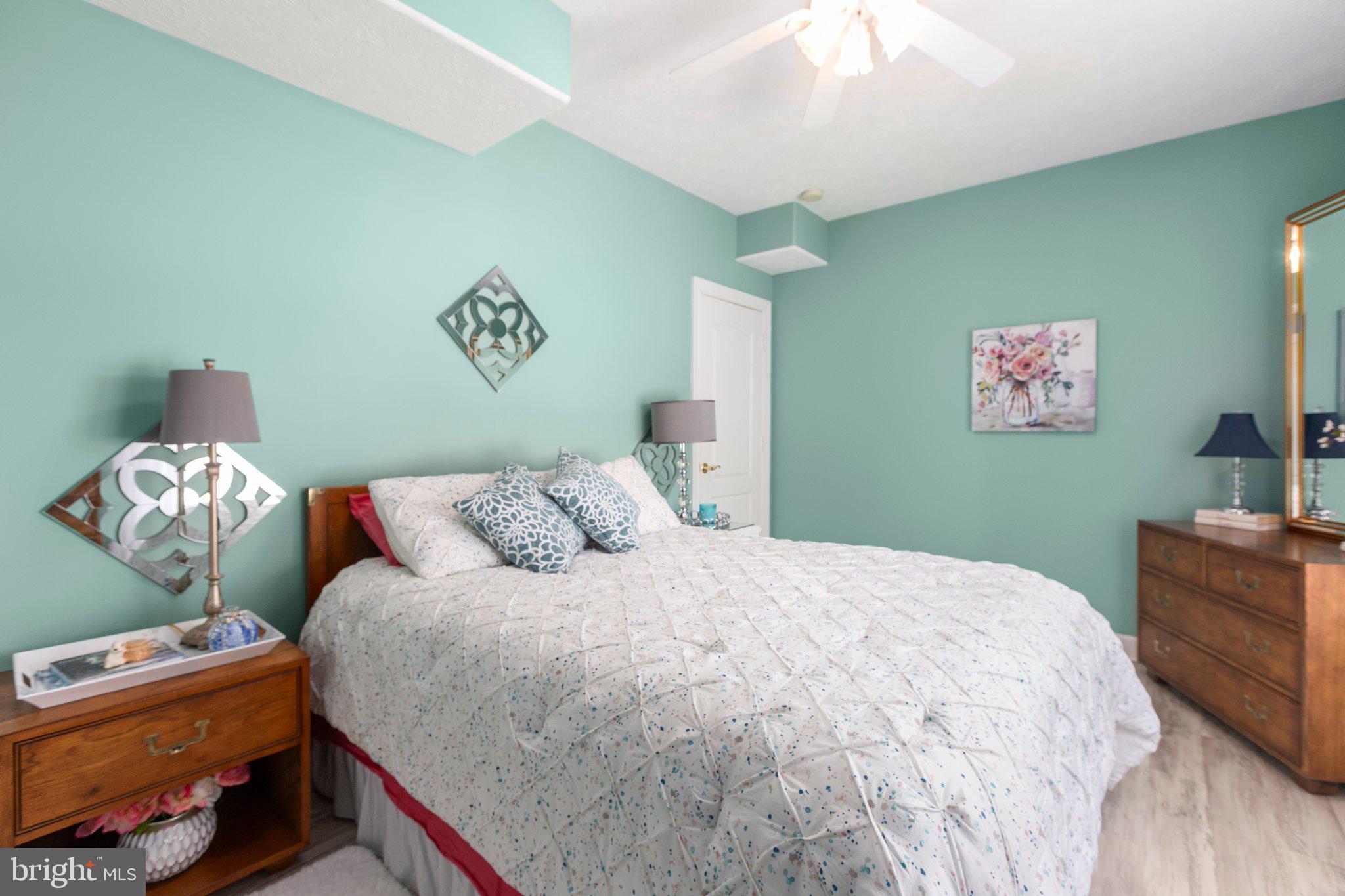 LONG ACRES - Residential