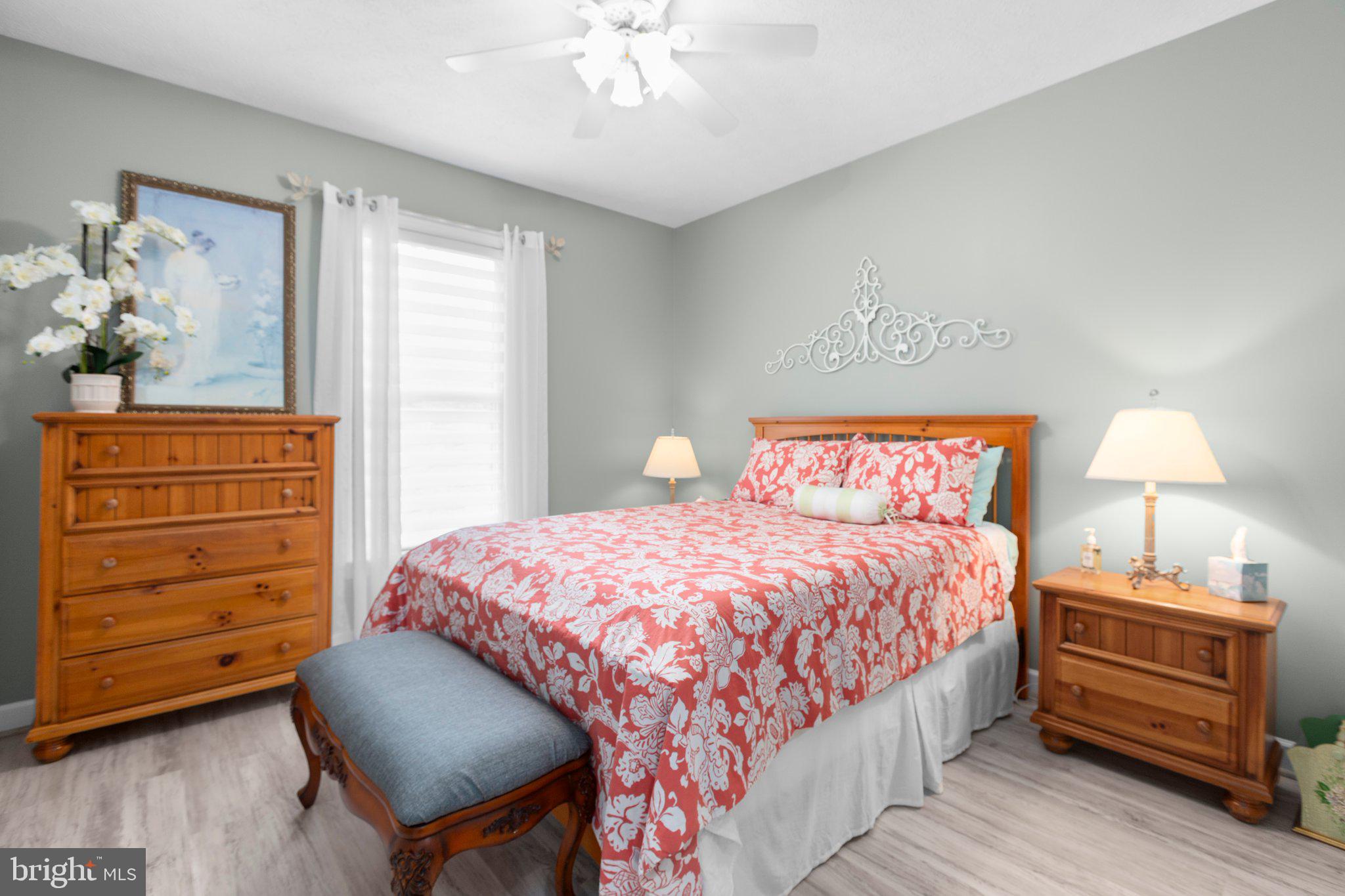 LONG ACRES - Residential