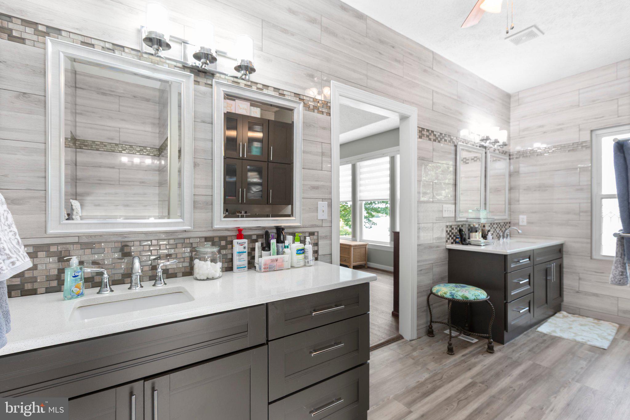 LONG ACRES - Residential