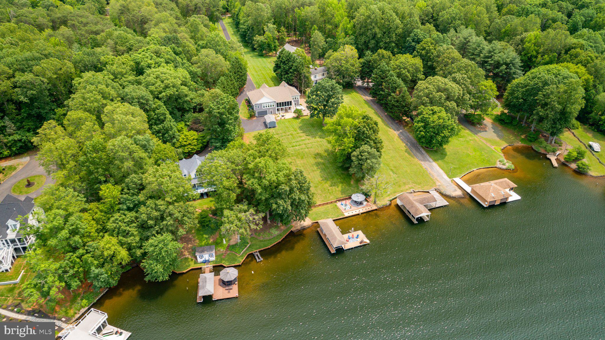 LONG ACRES - Residential