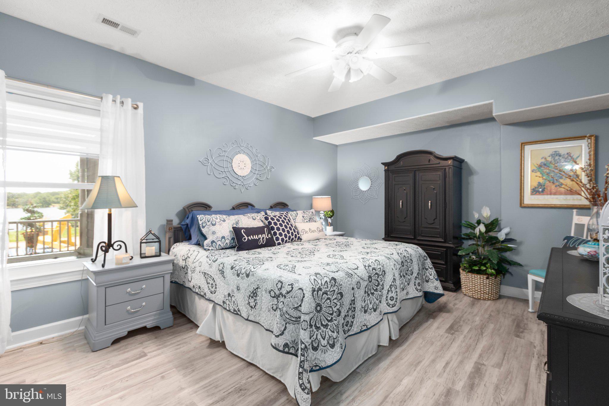 LONG ACRES - Residential