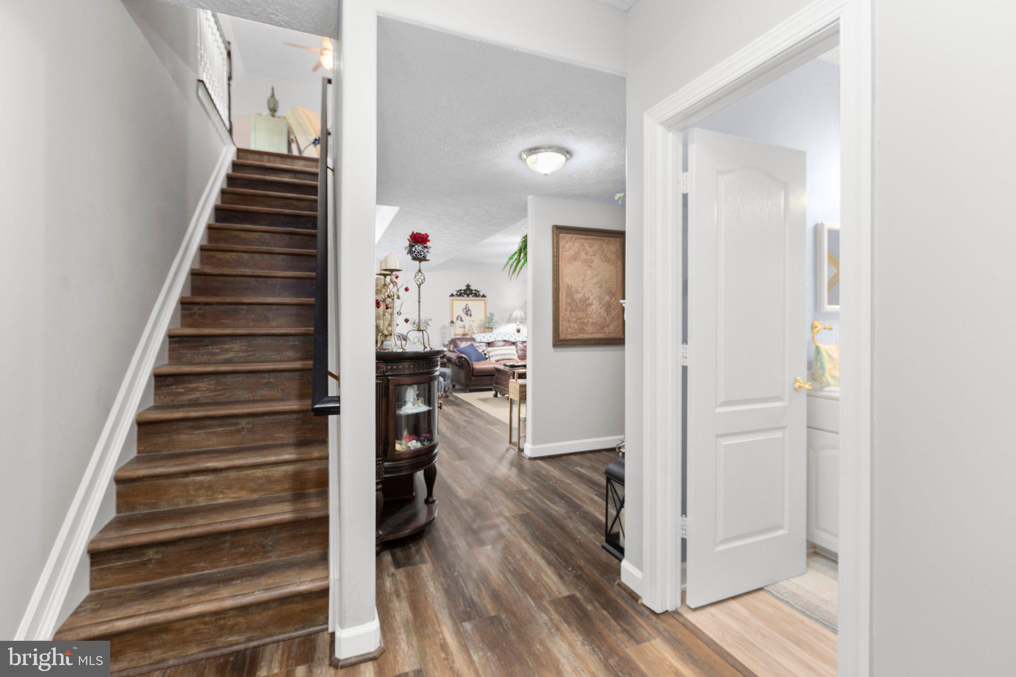 LONG ACRES - Residential