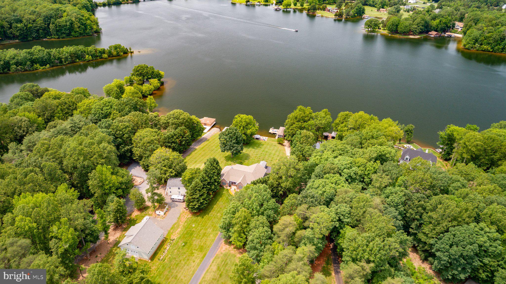 LONG ACRES - Residential