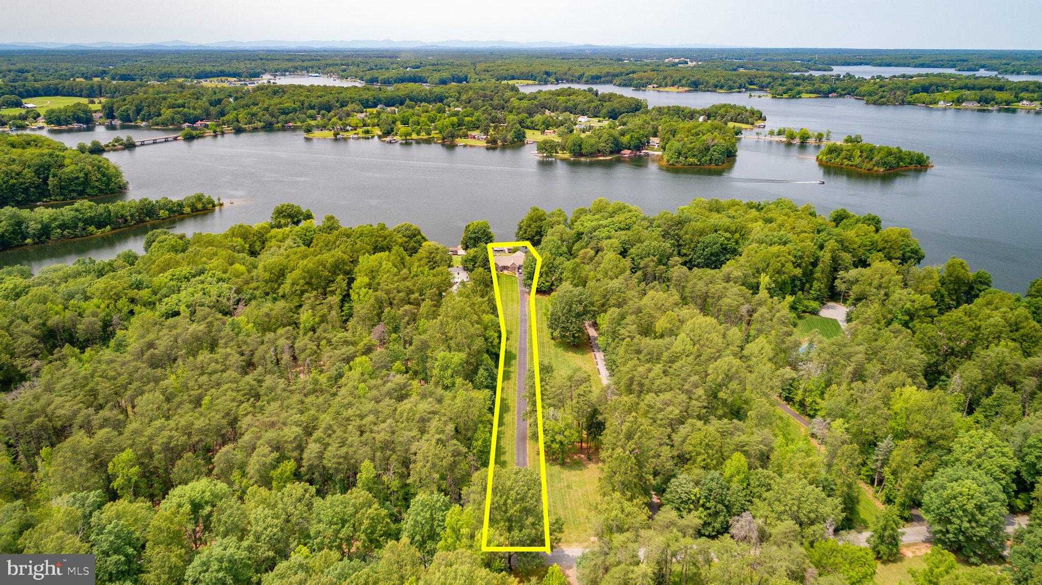 LONG ACRES - Residential