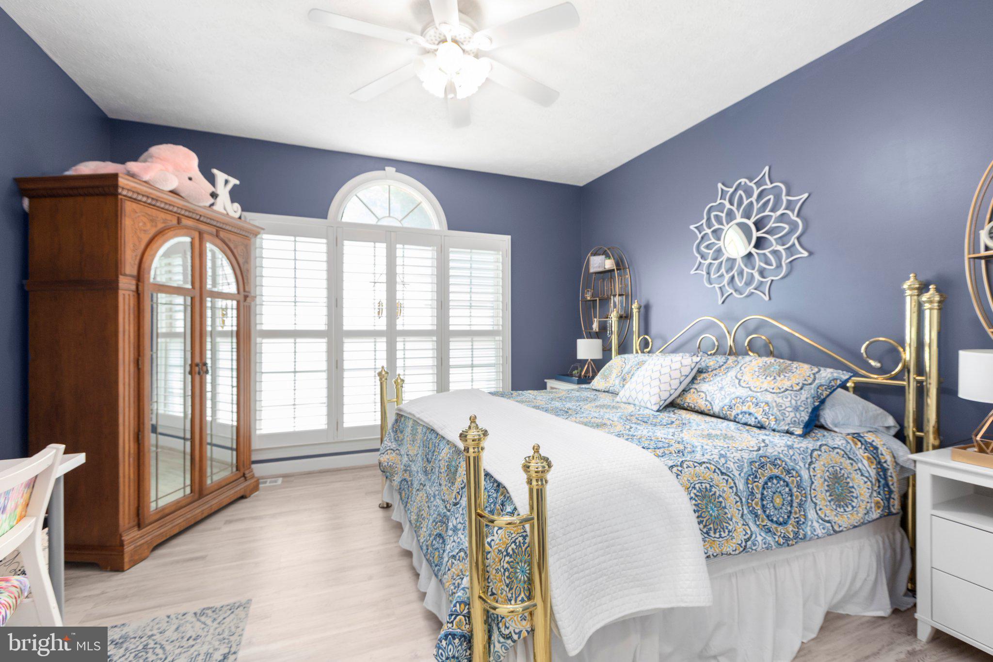 LONG ACRES - Residential