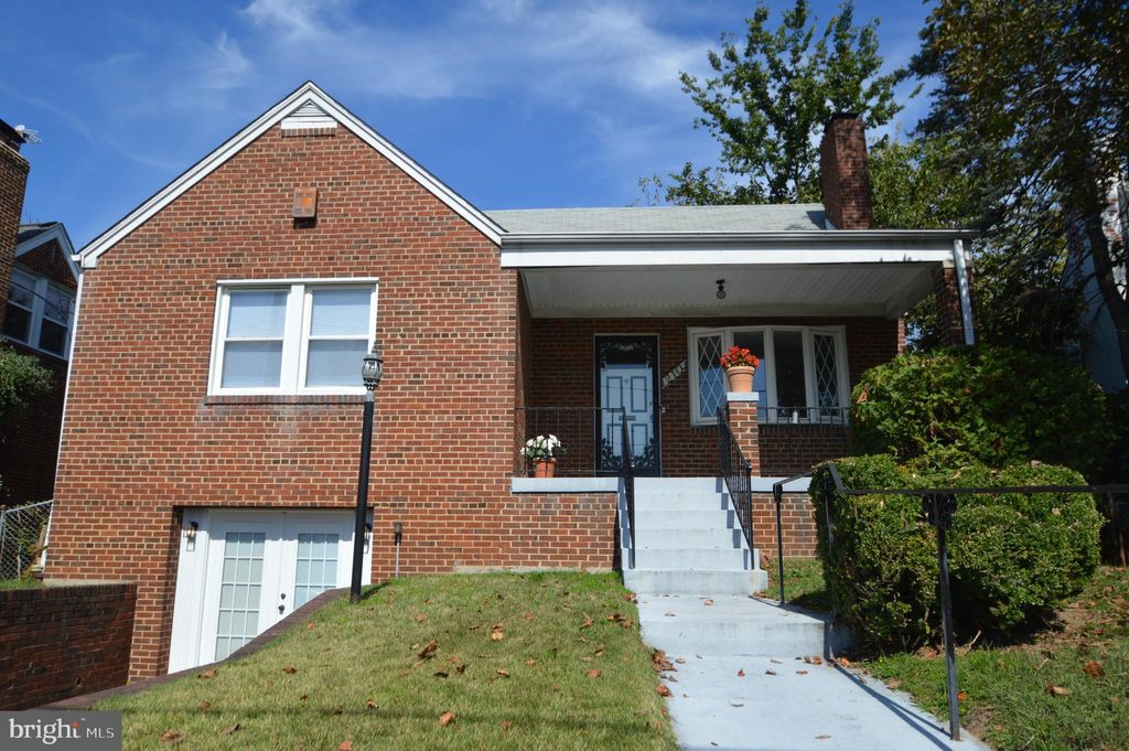 Photo of 210 Peabody Street NE, WASHINGTON, DC 20011 (MLS # DCDC2225638)
