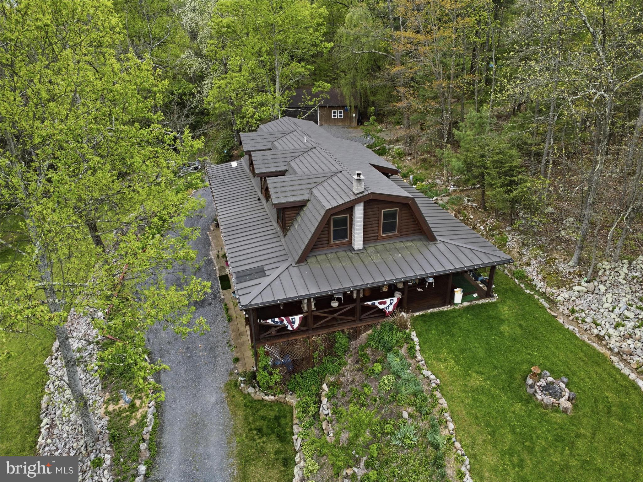 477 E BLACKBERRY LANE