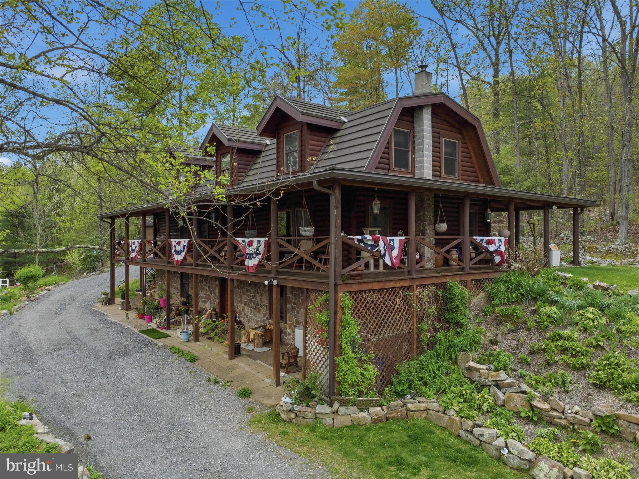 477 E BLACKBERRY LANE