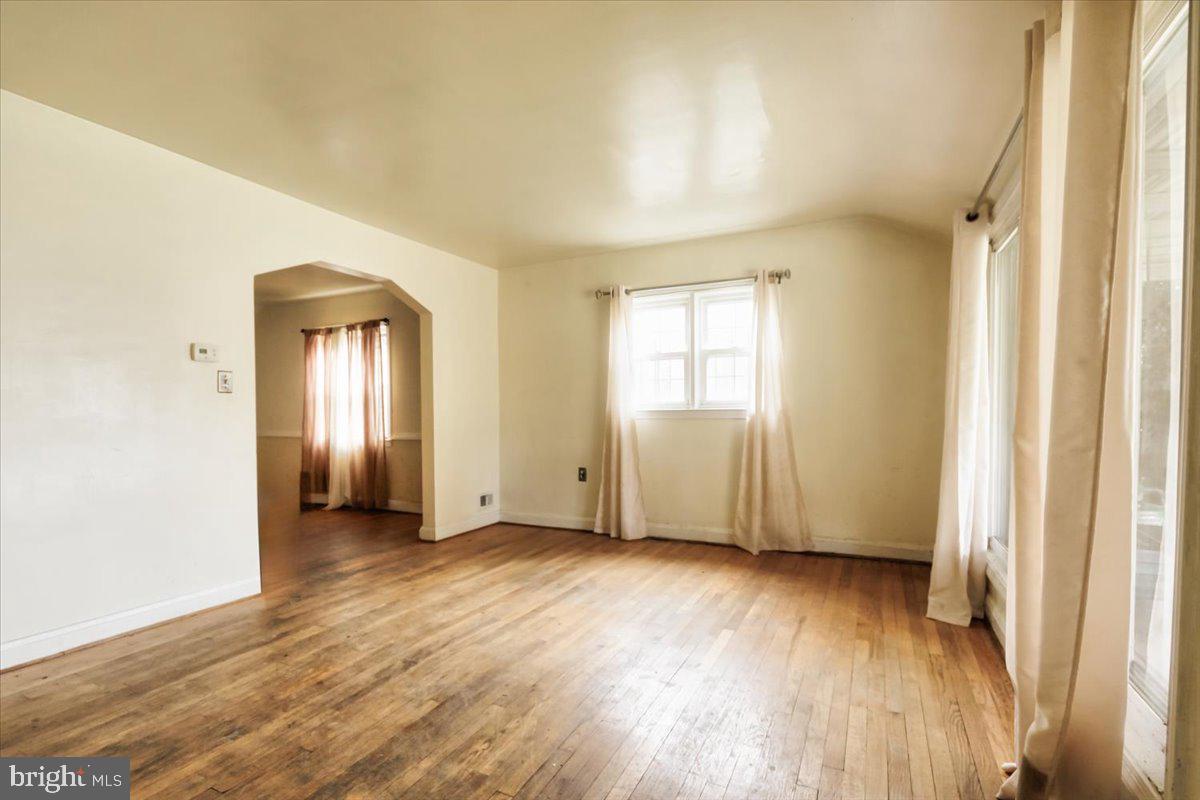 5605 GROVELAND AVENUE