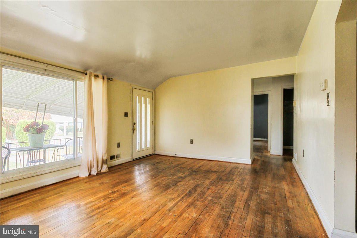 5605 GROVELAND AVENUE