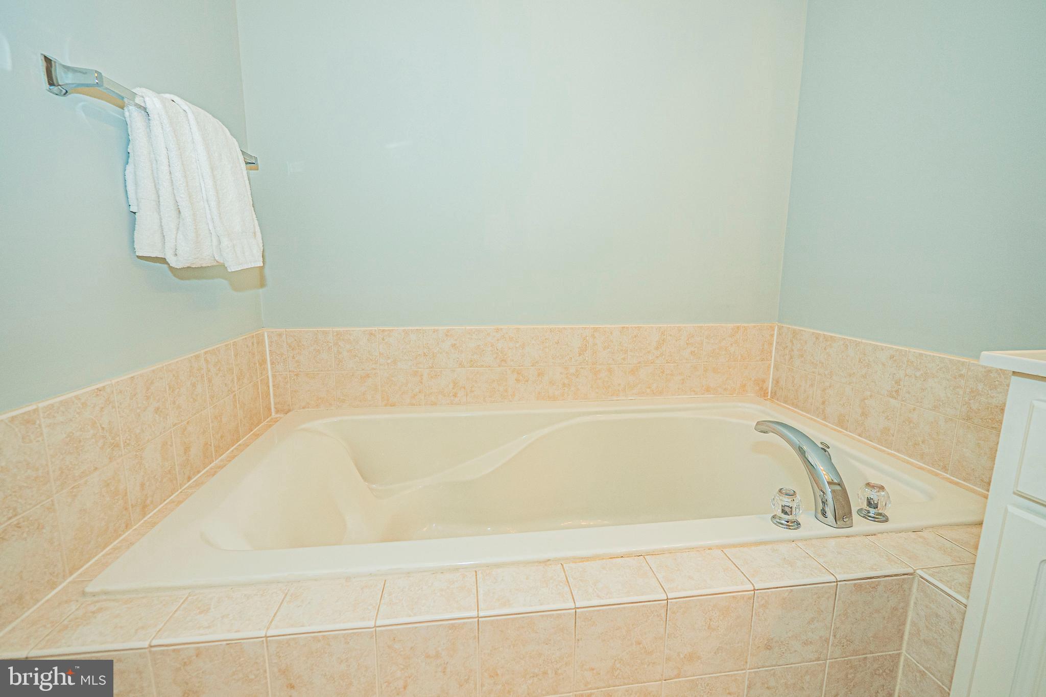 HIDDEN CREEK - Residential