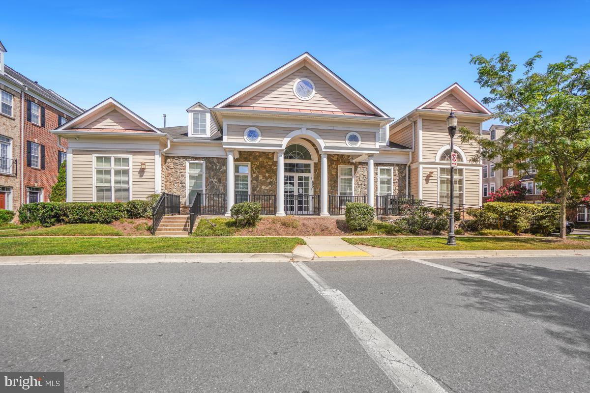 HIDDEN CREEK - Residential