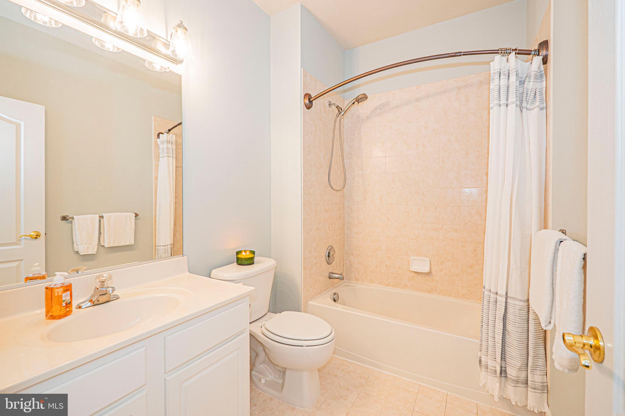 HIDDEN CREEK - Residential