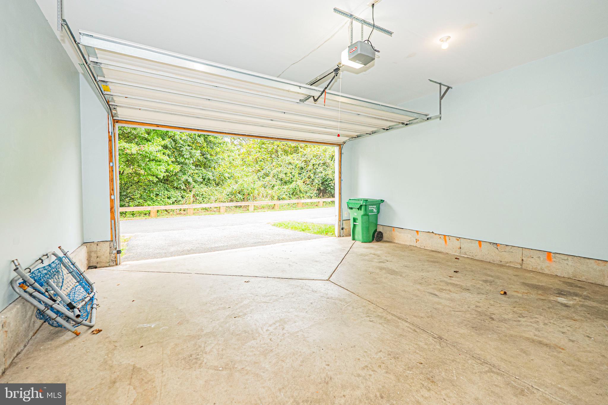 HIDDEN CREEK - Residential