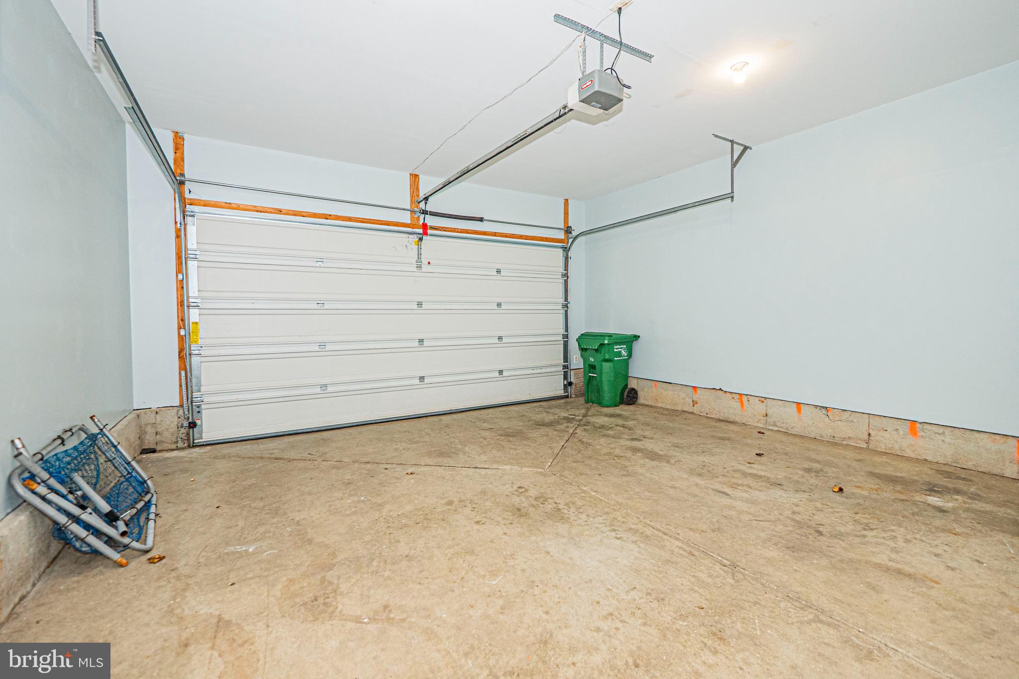 HIDDEN CREEK - Residential