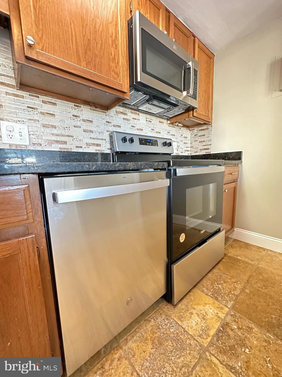 LAKE ANNE OF RESTON - Residential Lease