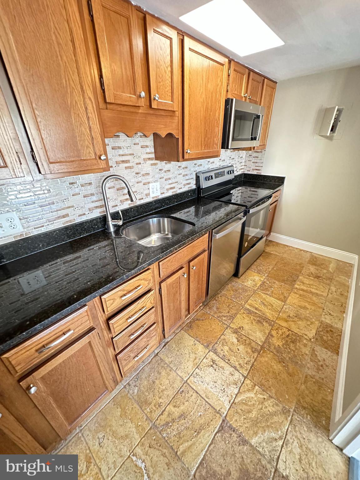 LAKE ANNE OF RESTON - Residential Lease