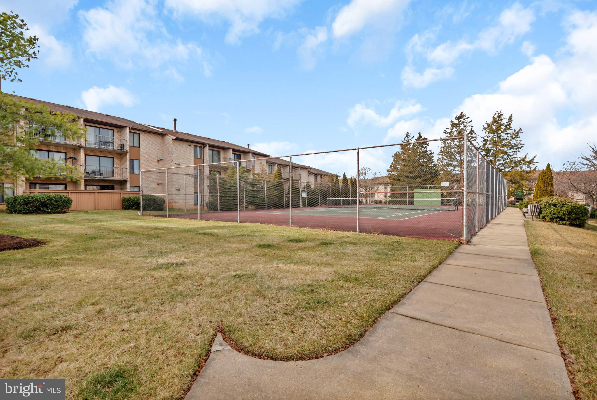 HUNTING RIDGE CONDOMINIUM - Residential