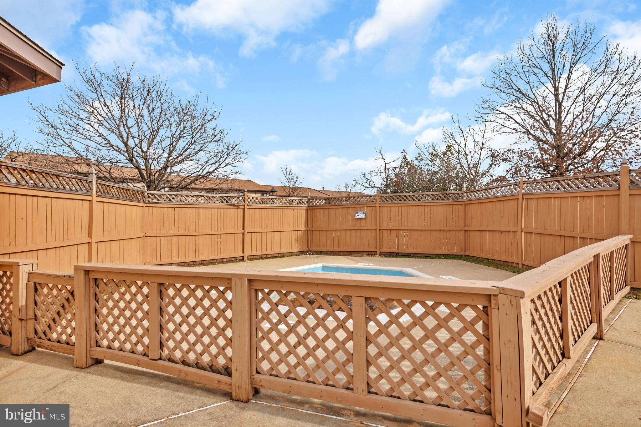 HUNTING RIDGE CONDOMINIUM - Residential