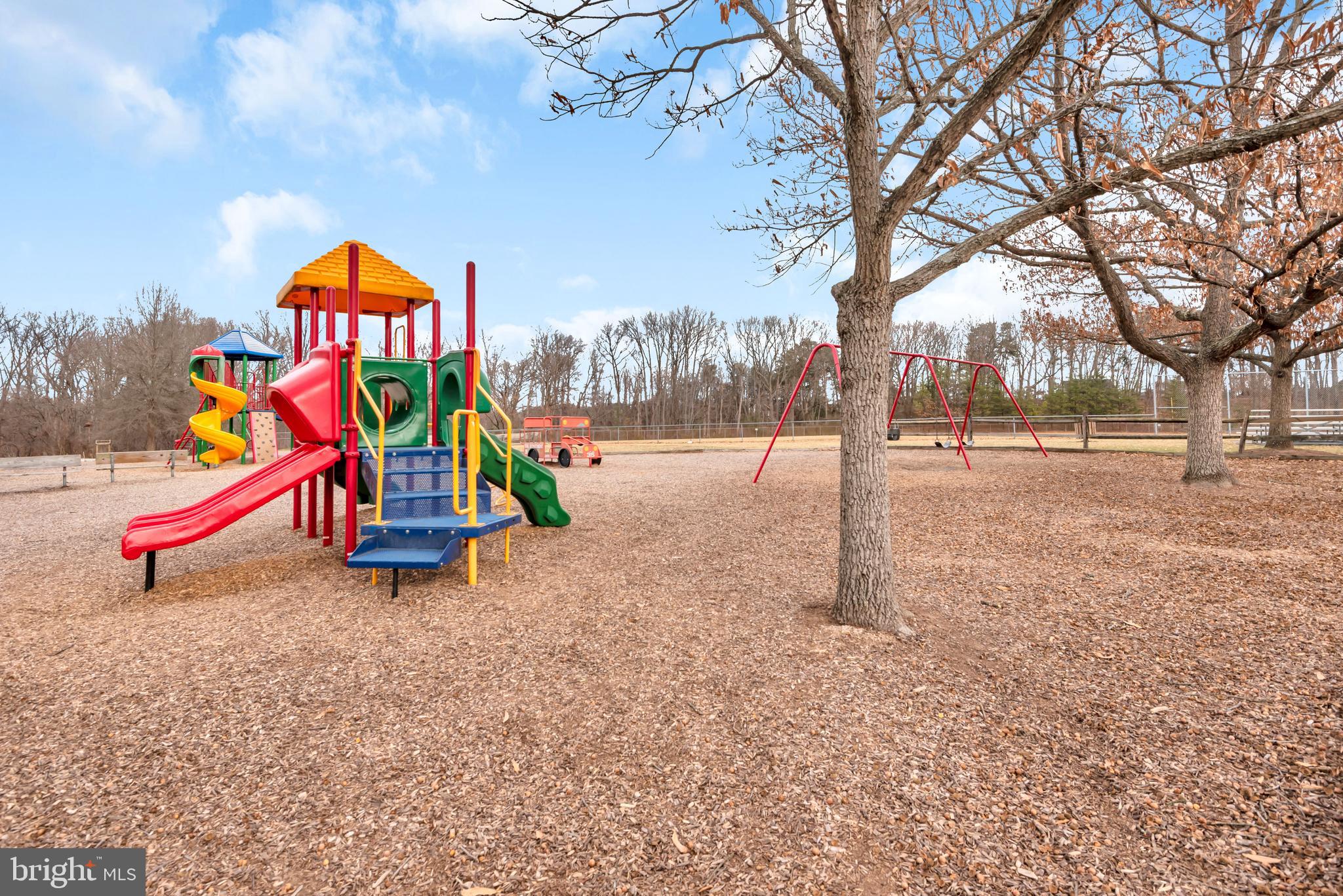 HUNTING RIDGE CONDOMINIUM - Residential