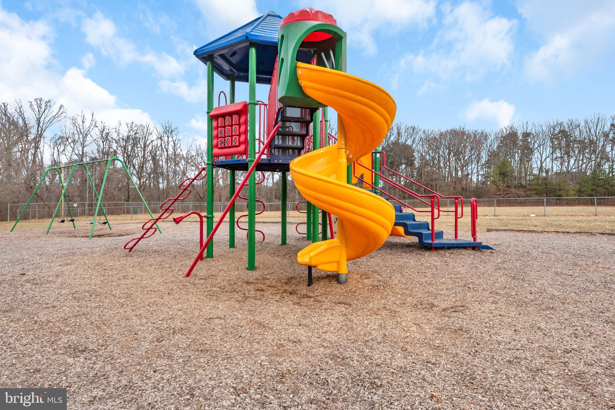 HUNTING RIDGE CONDOMINIUM - Residential