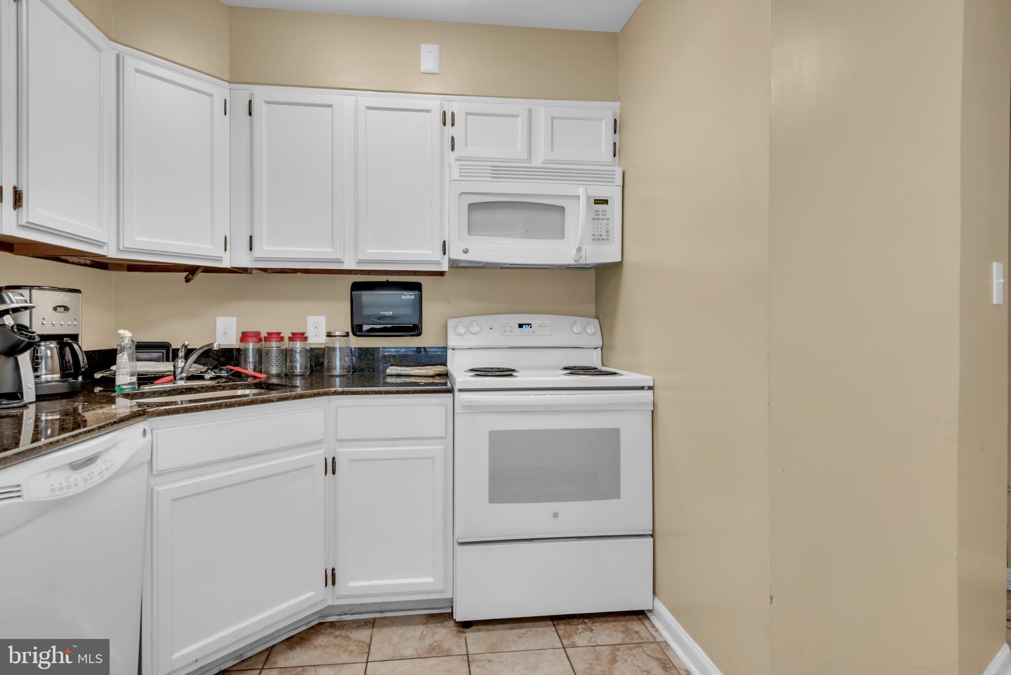 HUNTING RIDGE CONDOMINIUM - Residential